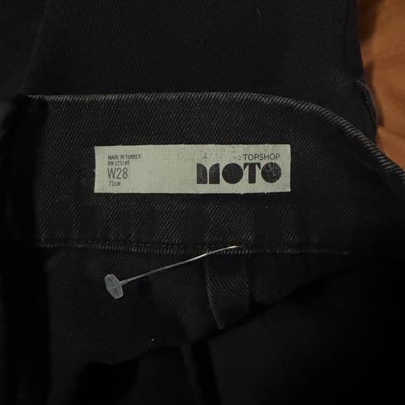 💥4/$20 Topshop Black Skirt with Colorful Floral Embroidery - Picture 9 of 10